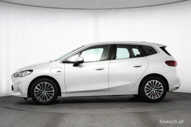 BMW 2 Series view 3