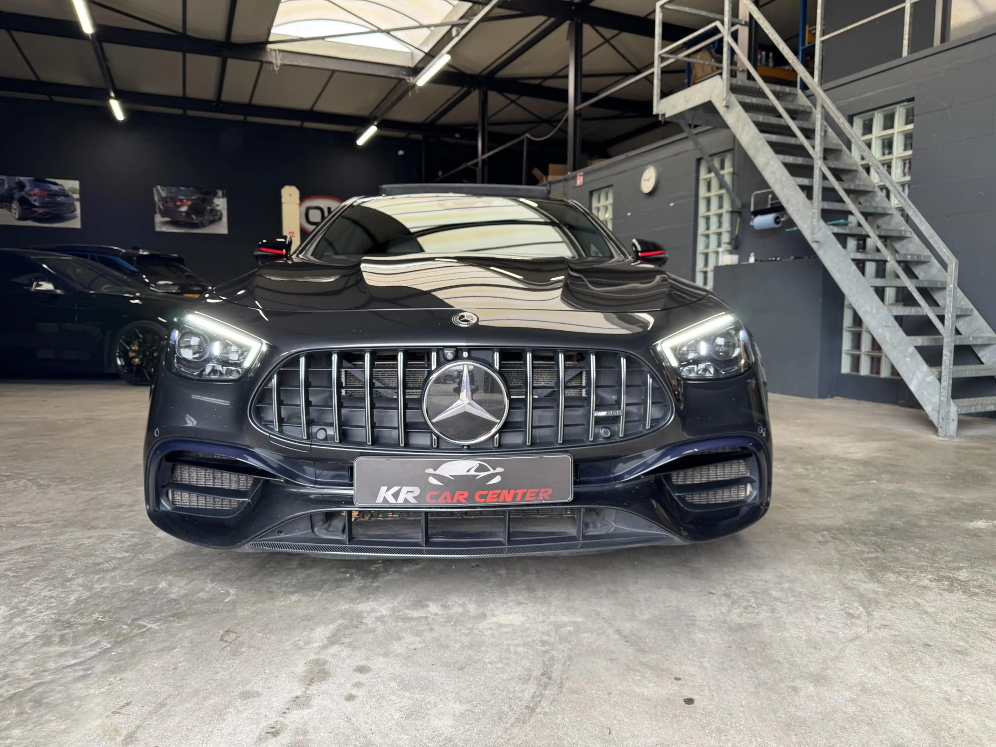 Mercedes-Benz E 63 AMG S 4MATIC+ PANO-CARBON-360-MULTI BEAM — photo 4