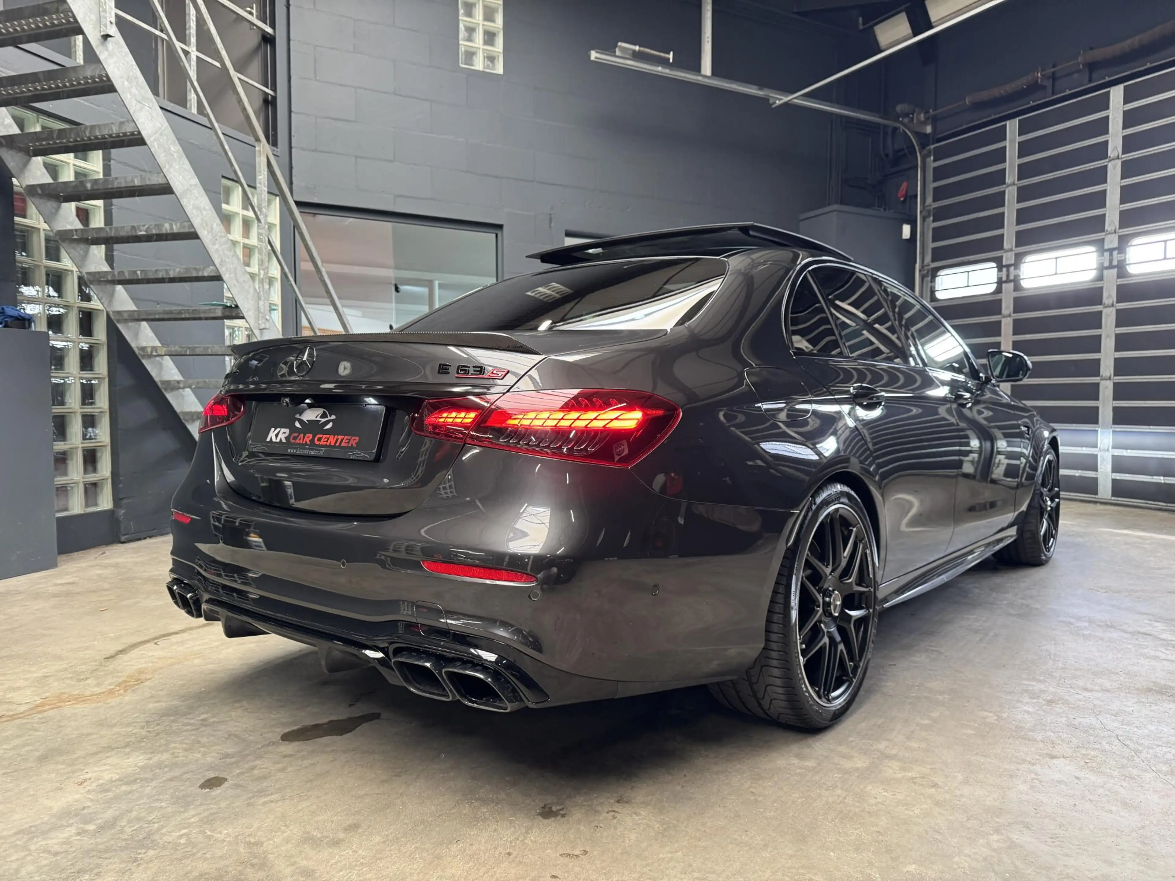 Mercedes-Benz E 63 AMG S 4MATIC+ PANO-CARBON-360-MULTI BEAM — photo 7
