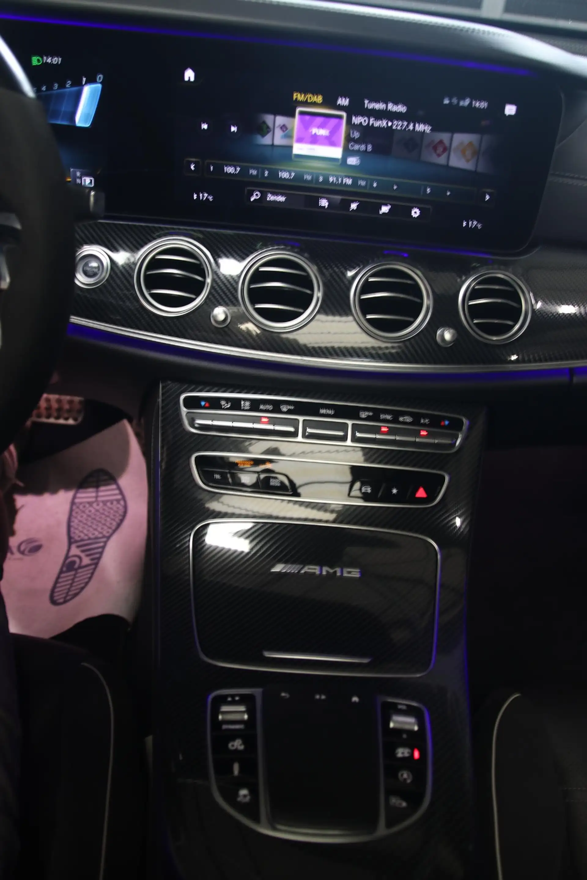 Mercedes-Benz E 63 AMG S 4MATIC+ PANO-CARBON-360-MULTI BEAM — photo 15
