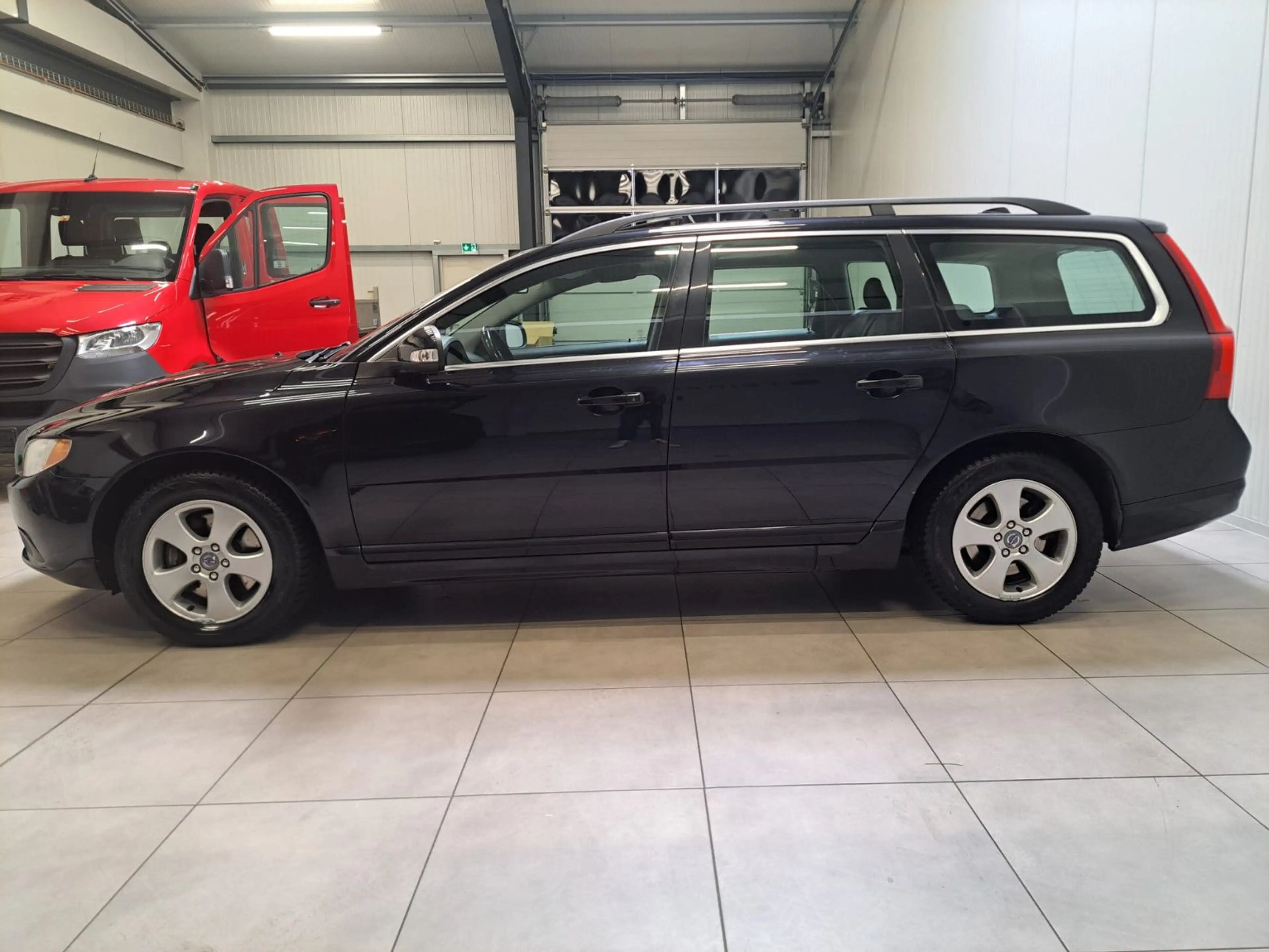 Volvo V70 / SCHIEBEDACH / NAVI / XENON / LEDER — photo 4