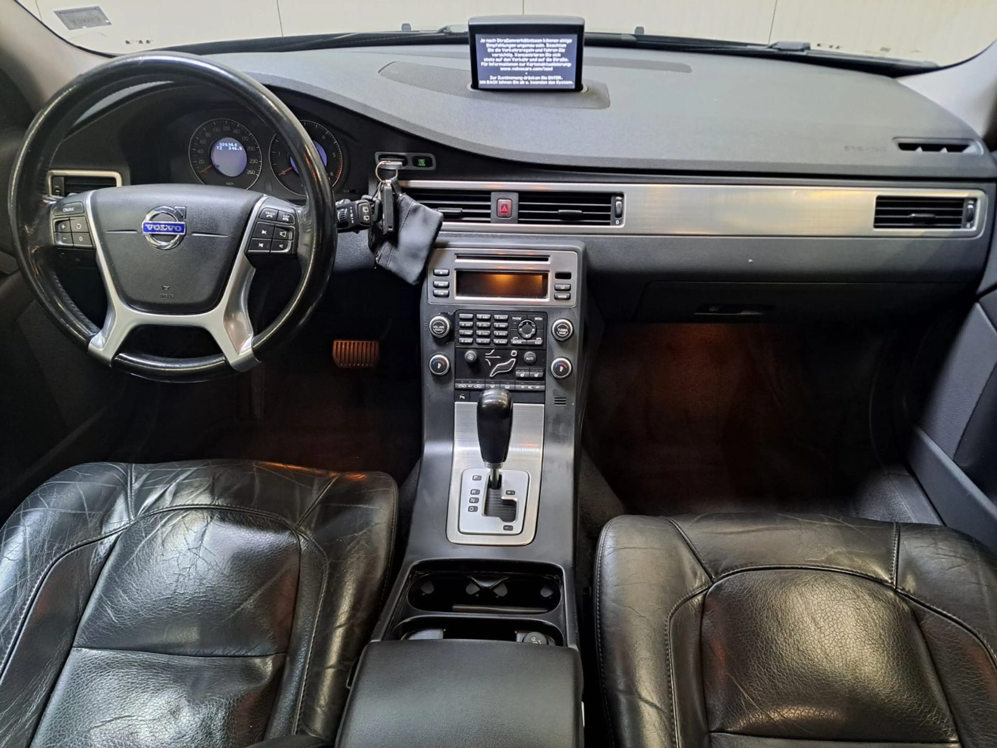 Volvo V70 / SCHIEBEDACH / NAVI / XENON / LEDER — photo 15