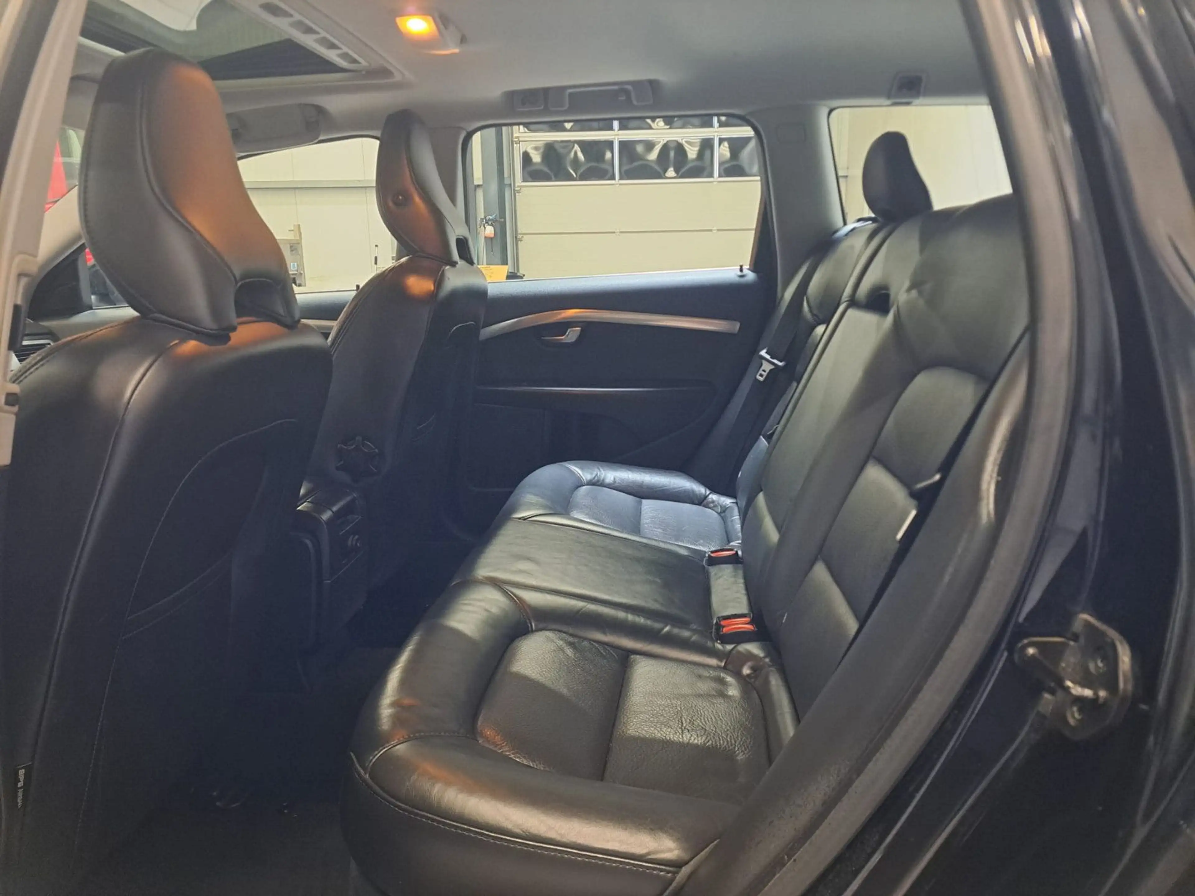 Volvo V70 / SCHIEBEDACH / NAVI / XENON / LEDER — photo 11