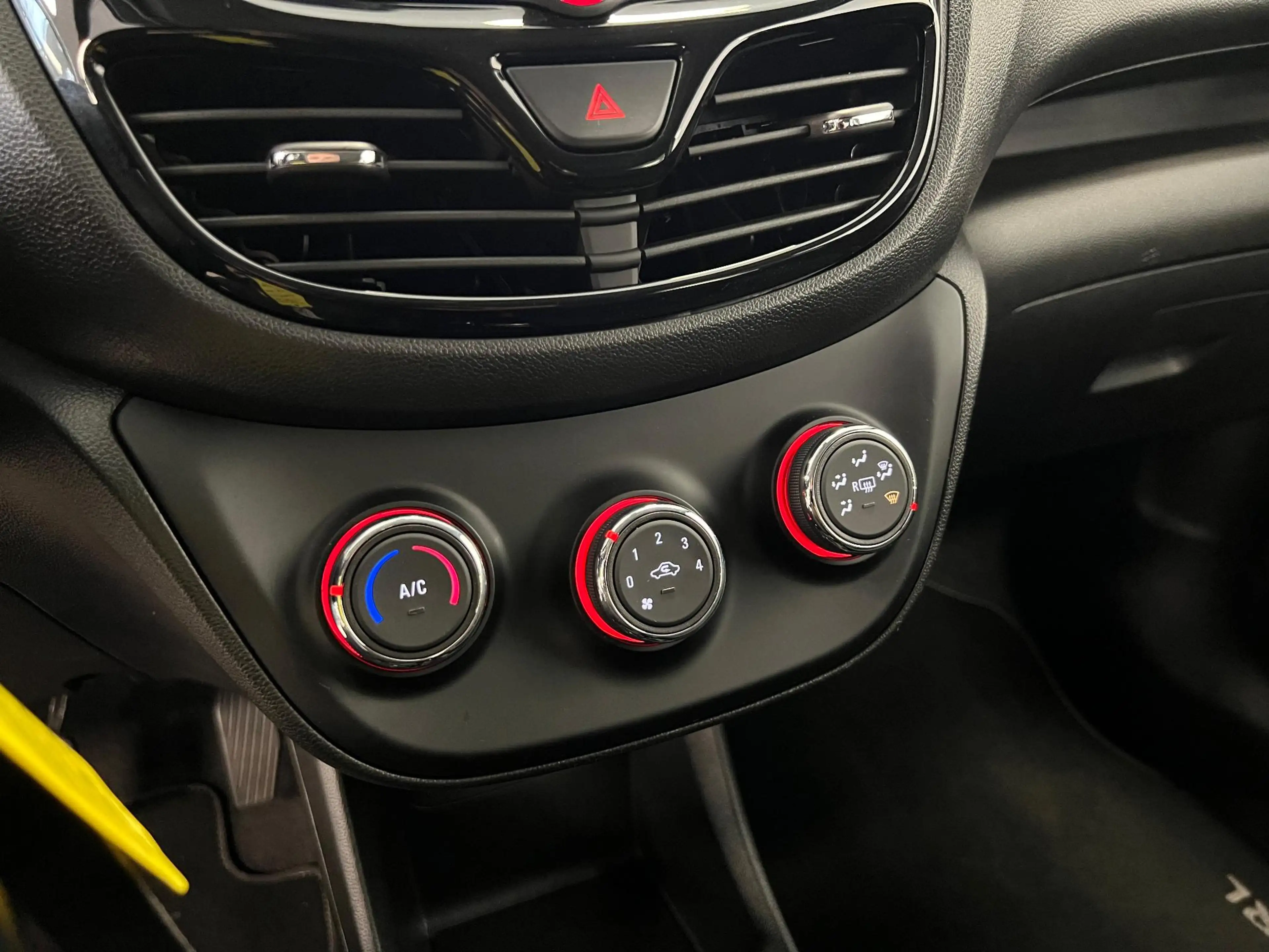 Opel Karl 1.0 Rocks Online Edition AIRCO / TREKH. / CARPLAY — photo 14