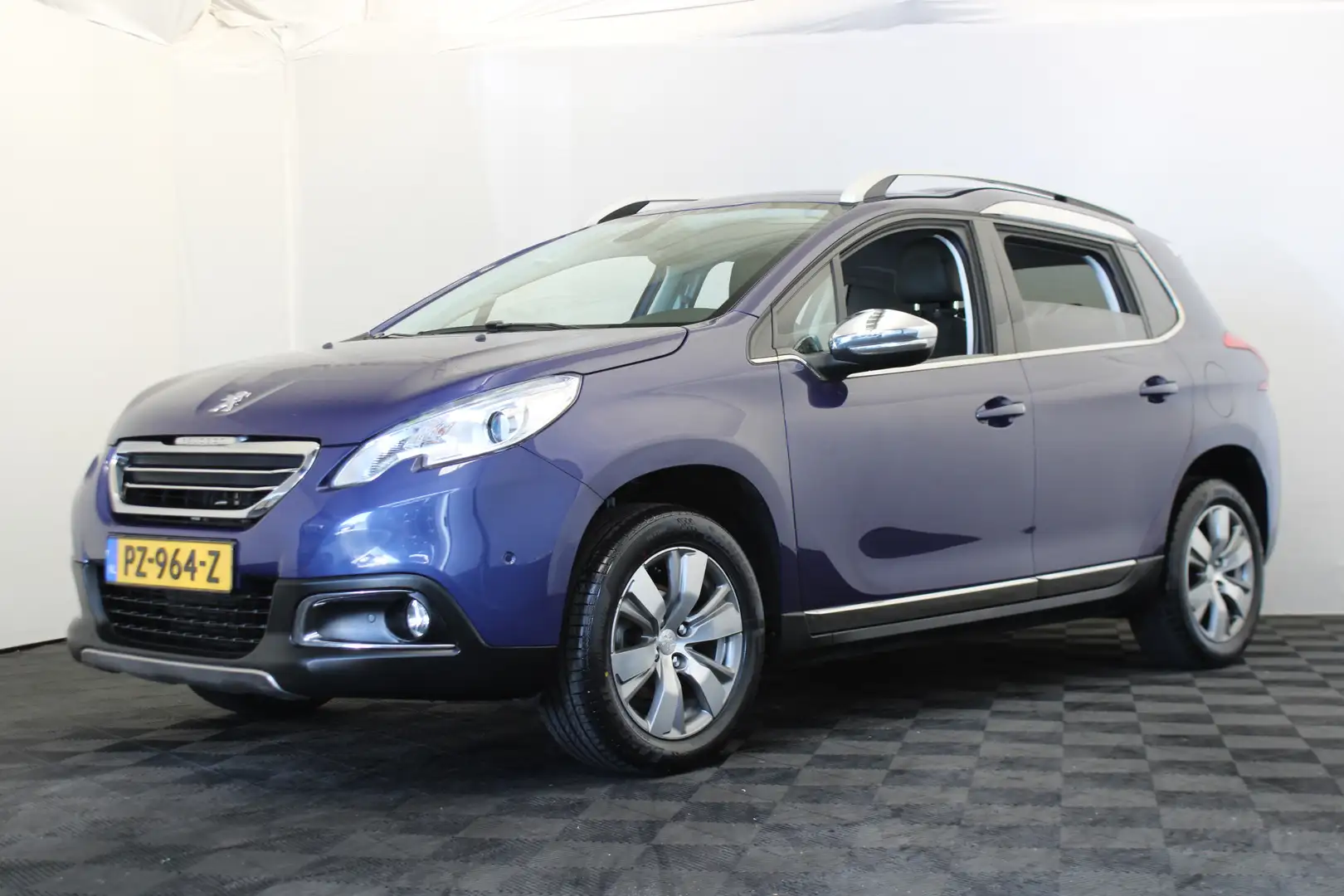 Peugeot 2008 1.2 PureTech Allure Blauw - 1