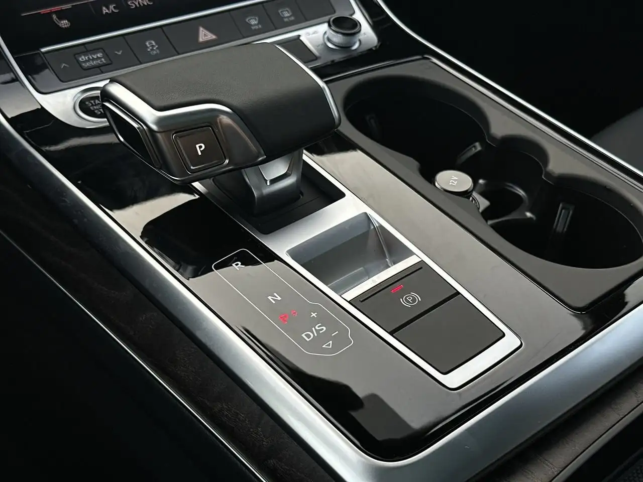 Audi Q7 снимка Audi Q7