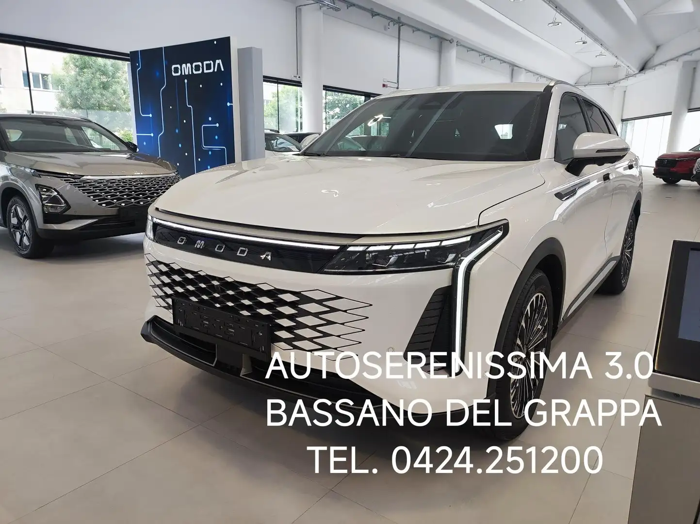 Omoda 9 1.5 SUPER HYBRID  PREMIUM AWD Білий - 1