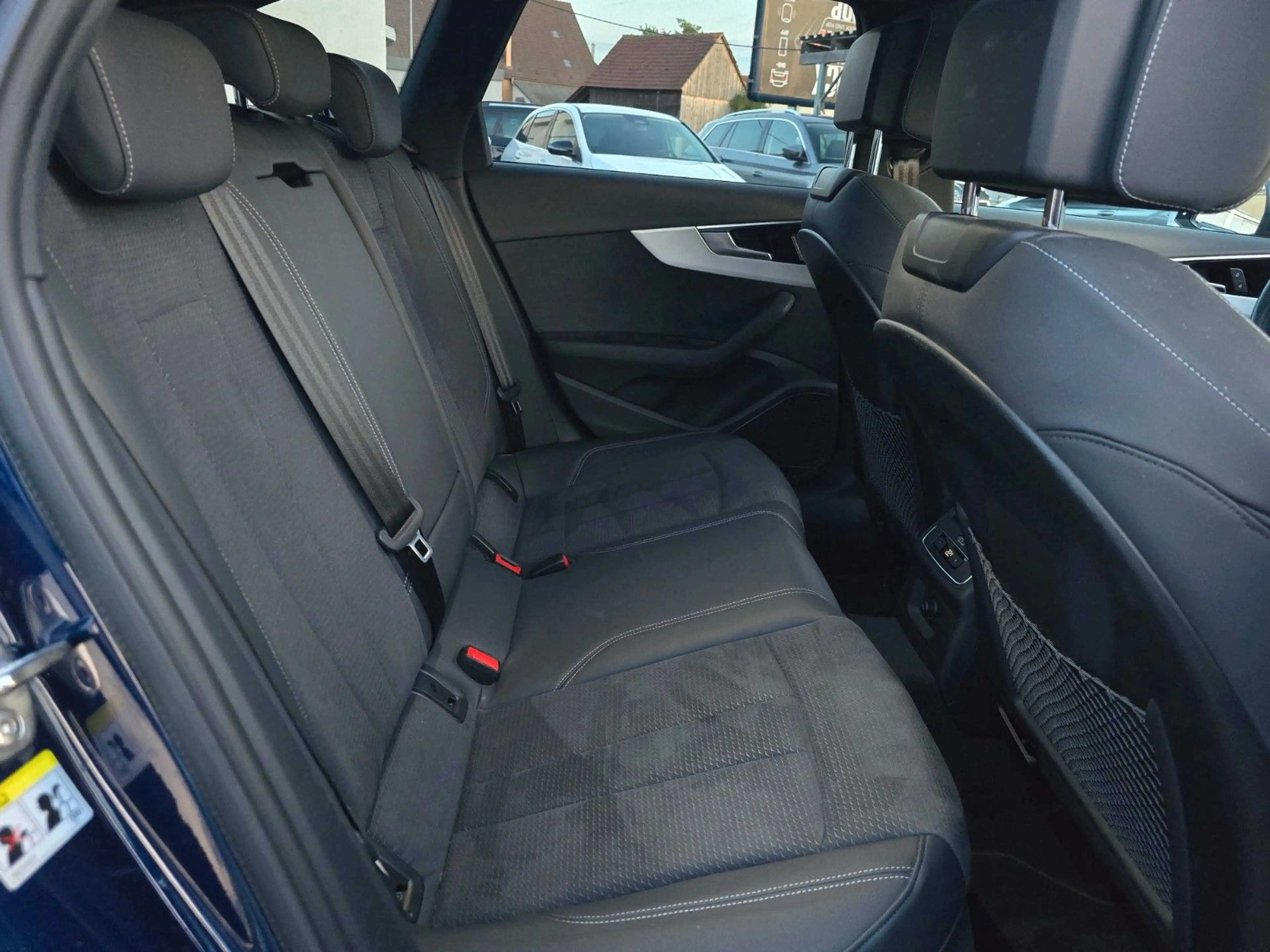 Audi A4 Avant 35 TDI*S-LINE INT.*NAVI*LEDER*LED*PANO* — photo 23