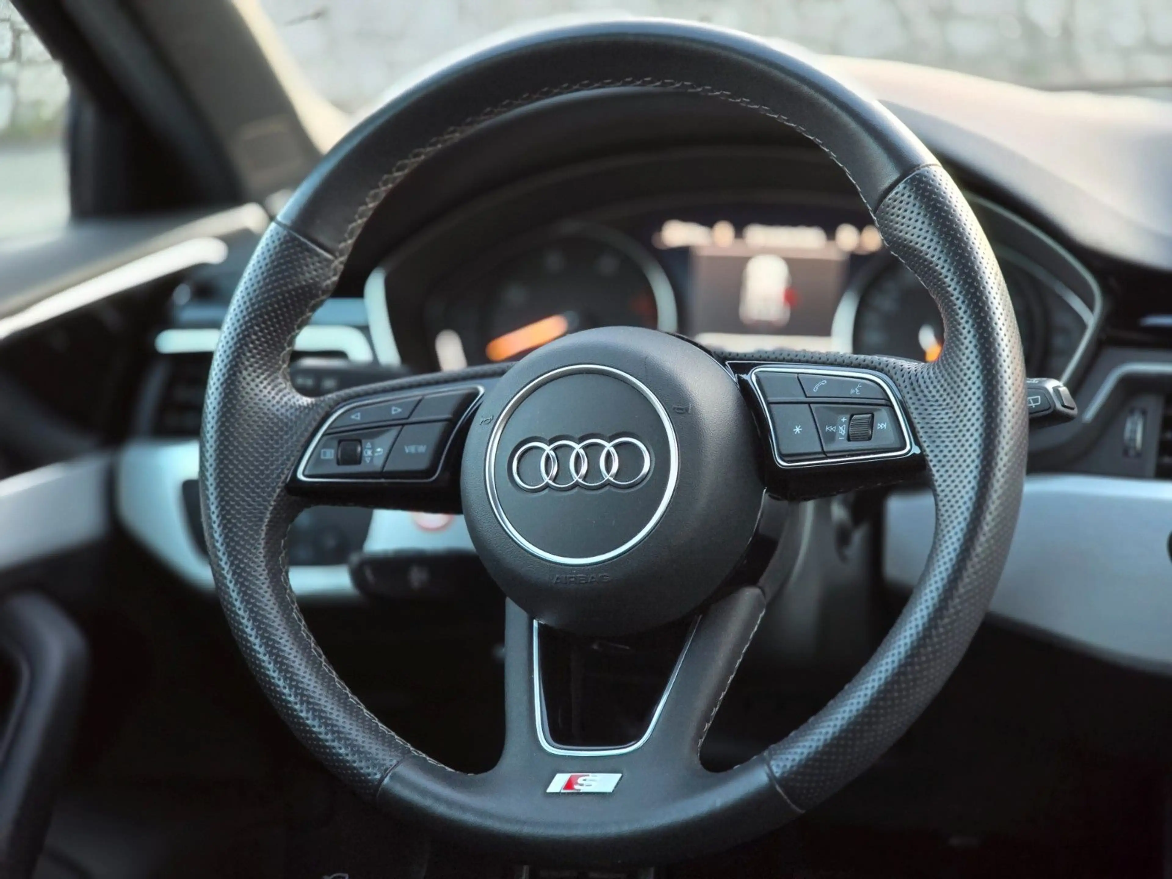 Audi A4 Avant 35 TDI*S-LINE INT.*NAVI*LEDER*LED*PANO* — photo 17