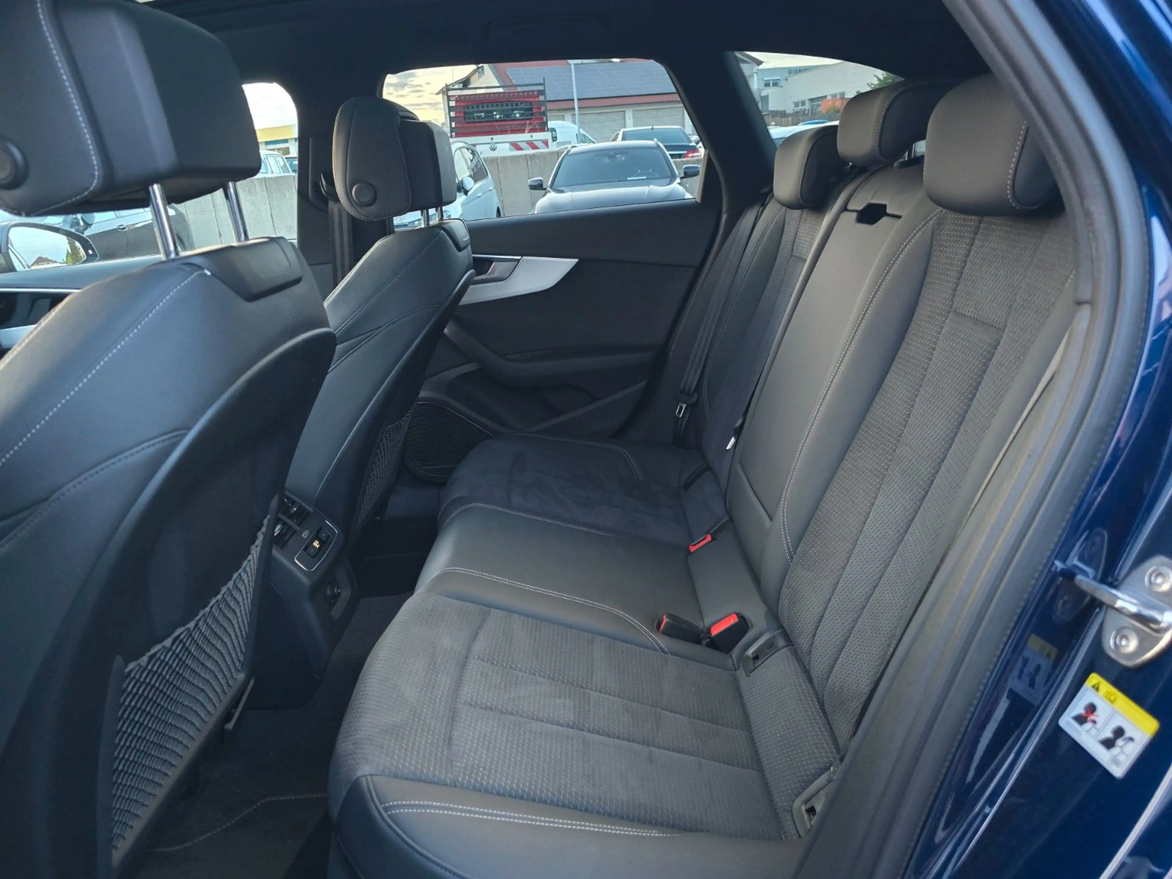 Audi A4 Avant 35 TDI*S-LINE INT.*NAVI*LEDER*LED*PANO* — photo 24