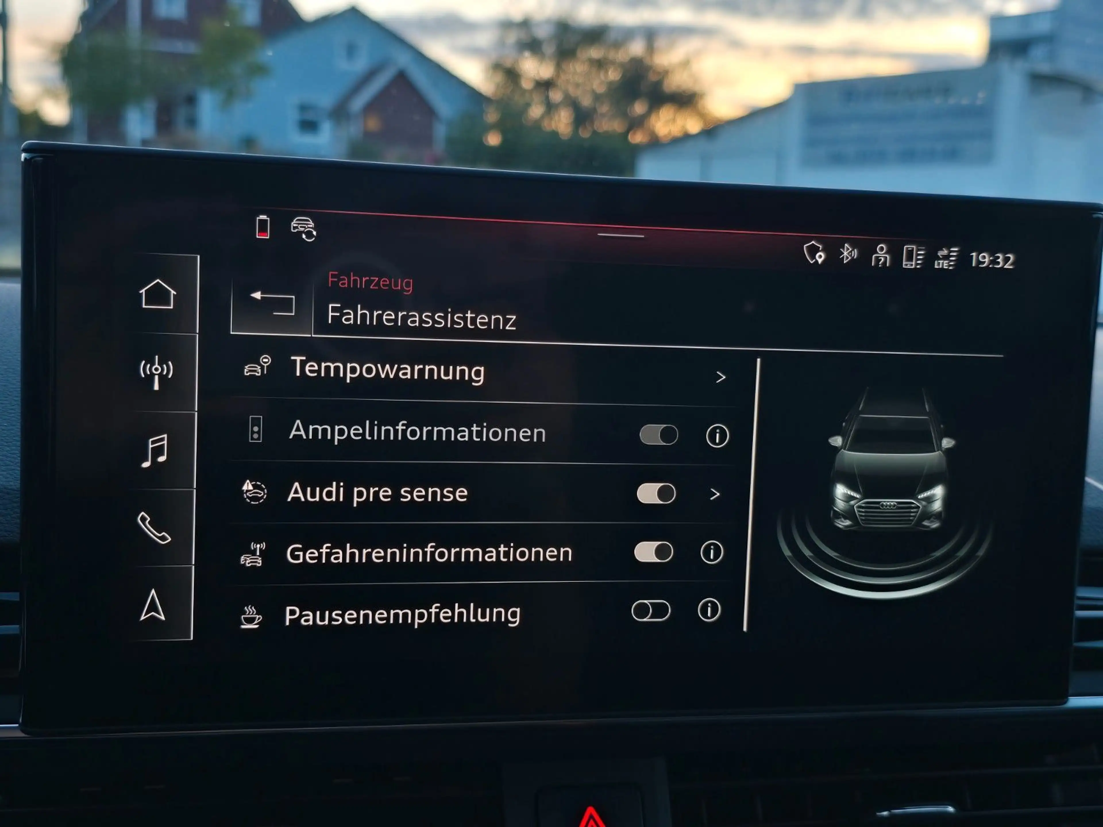 Audi A4 Avant 35 TDI*S-LINE INT.*NAVI*LEDER*LED*PANO* — photo 30