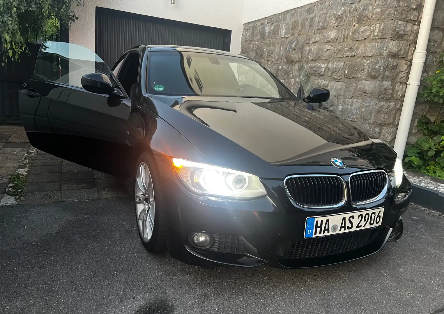 BMW 320 320d Coupe Aut. M Sport LCI Shadowline, Alcantara Schwarz - 1