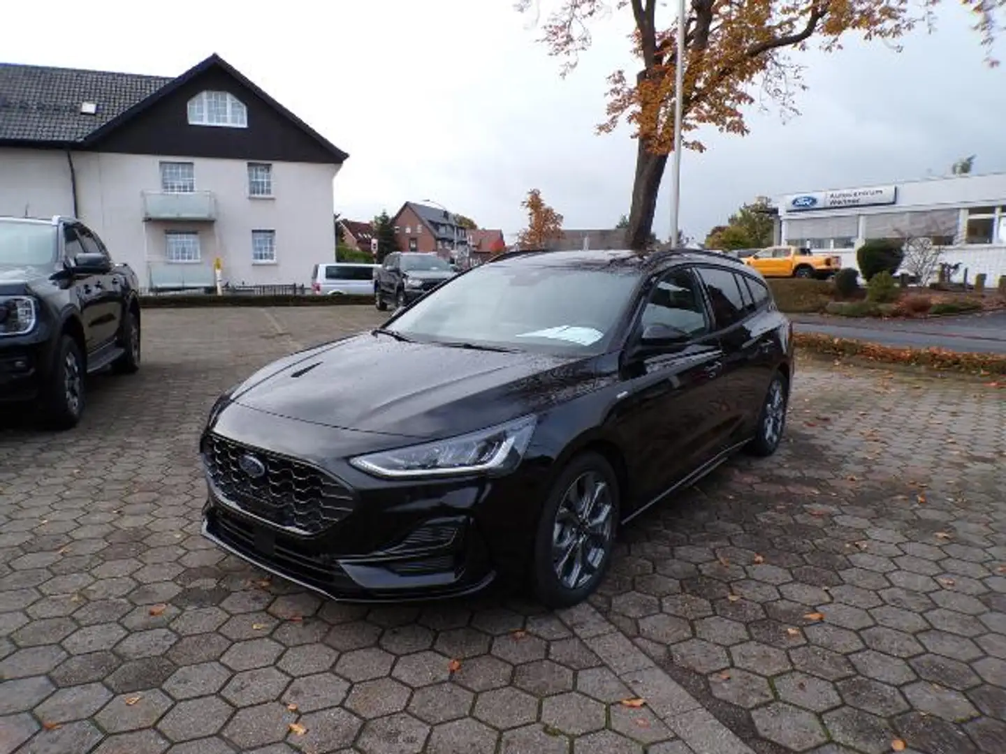 Ford Focus ST-Line X Turnier Autom. + Winterpaket Nero - 1