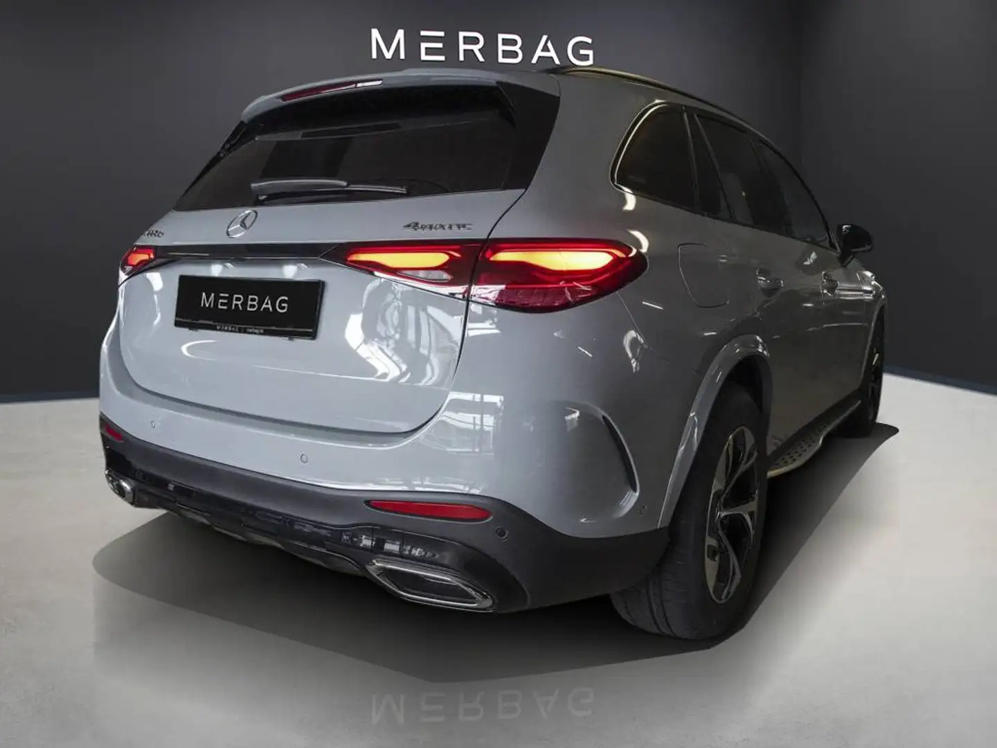 Mercedes-Benz GLC 300 AMG-NIGHT-DISTRONIC-PANO-AHK-UVP 96.400,- Grau - 2