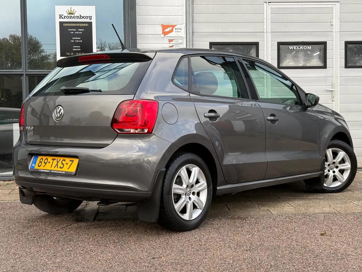 Volkswagen Polo 1.2 TSI Highline, AUTOMAAT, NAP, NAVI Gris - 2