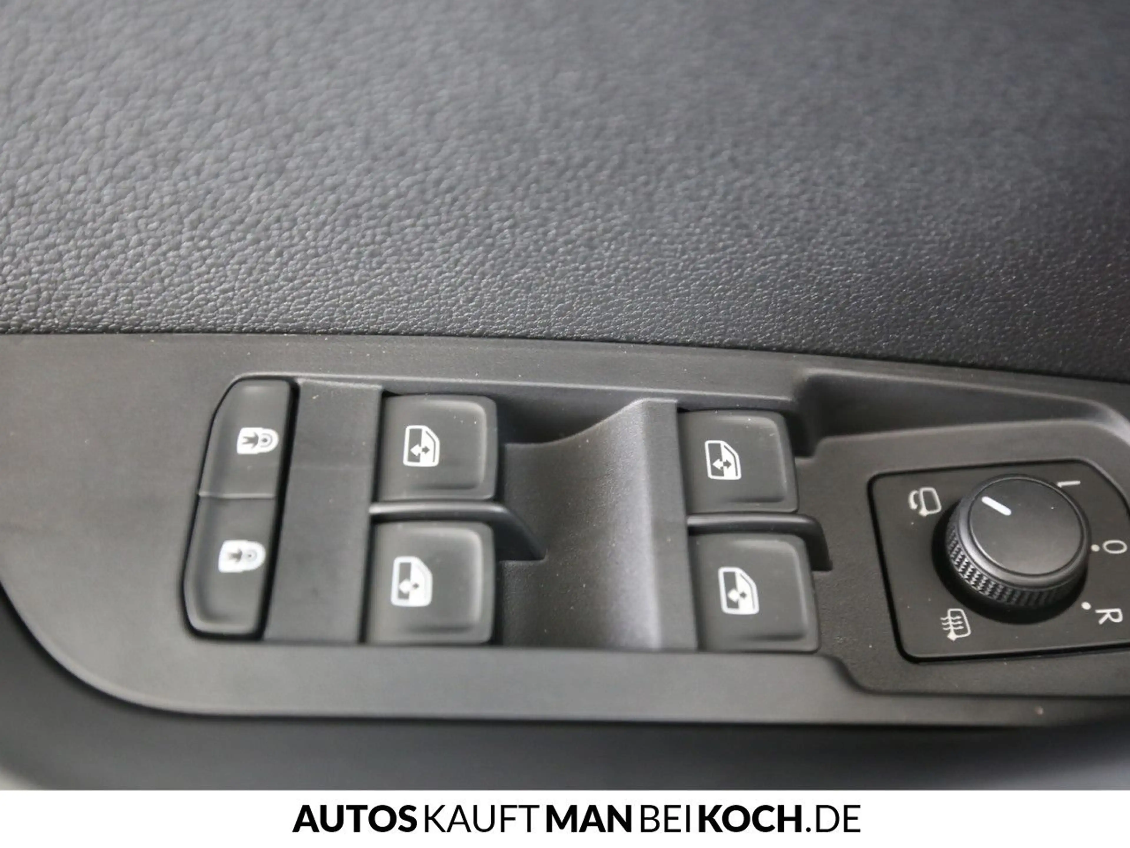 Skoda Karoq 1.5TSI DSG Clever ACC NAVI KESSY VARIOFLEX — photo 12