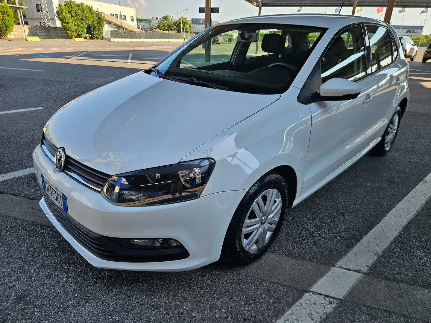 Volkswagen Polo Polo V 2014 5p 1.0 mpi Trendline 60cv Bianco - 1