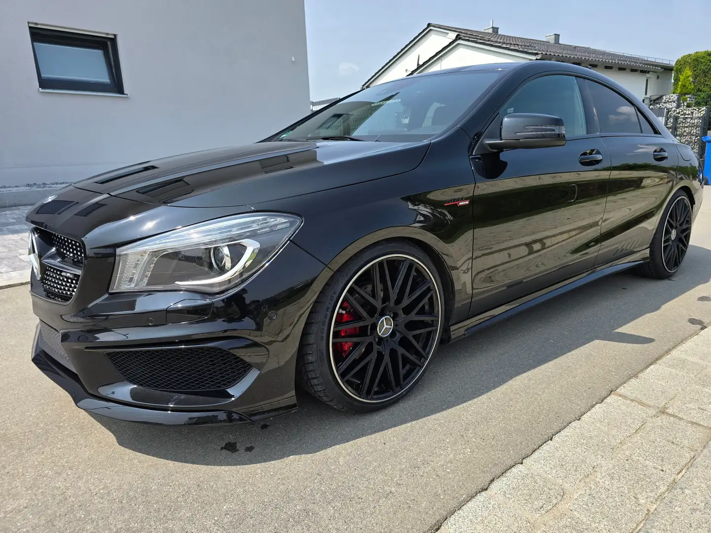 Mercedes-Benz CLA 220 CLA 220 CDI 7G-DCT AMG Schwarz - 1