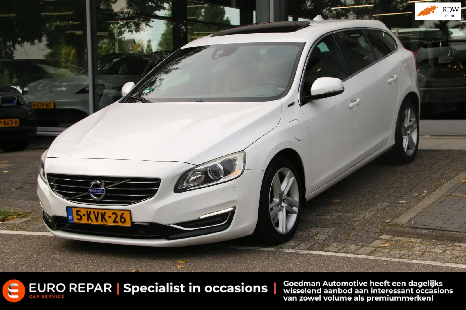 Volvo V60 2.4 D6 AWD Plug-In Hybrid Summum Blanc - 1