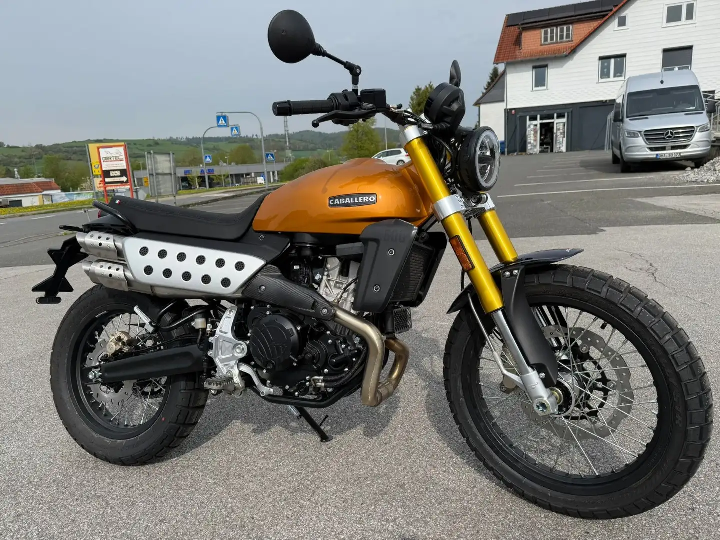 Fantic Caballero 500 Scrambler Modell 2025  NEU NEU Portocaliu - 1