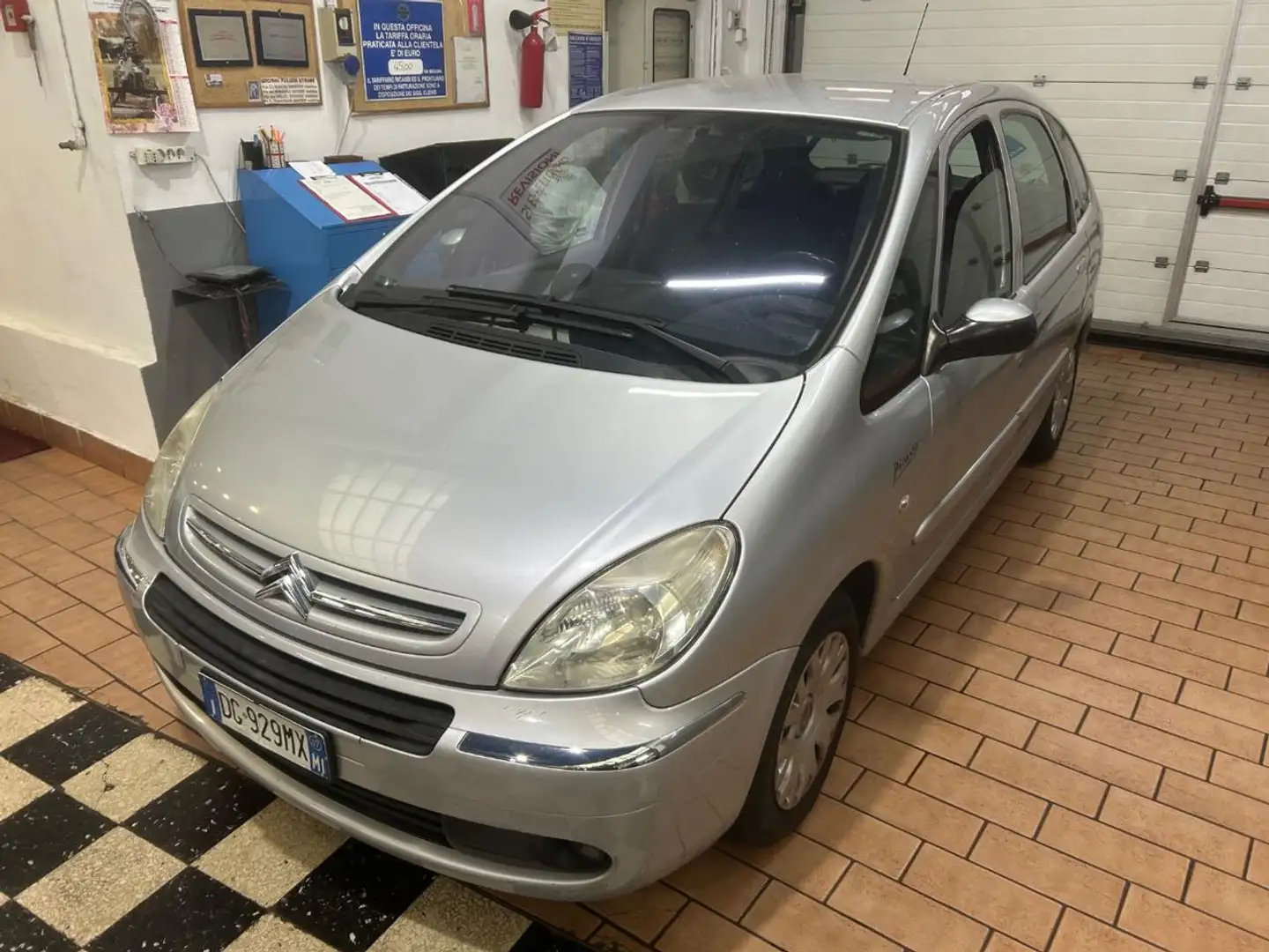 Citroen Xsara Picasso 1.6 16V Elegance Bi Energy GPL Gri - 1