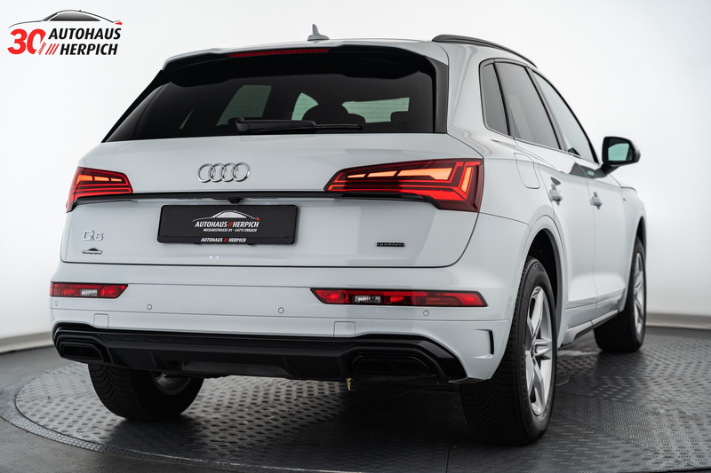 Audi Q5 40 TDI quattro S-Line RFK SHZ DAB NAVI AHK LED — photo 4