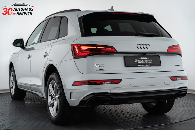 Audi Q5 40 TDI quattro S-Line RFK SHZ DAB NAVI AHK LED — photo 3