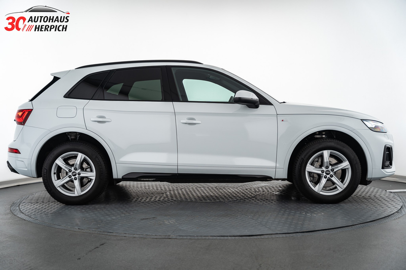 Audi Q5 40 TDI quattro S-Line RFK SHZ DAB NAVI AHK LED — photo 5