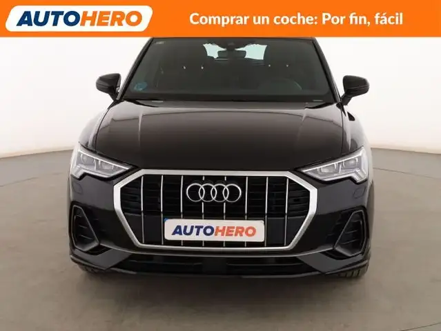 Audi Q3 view 9