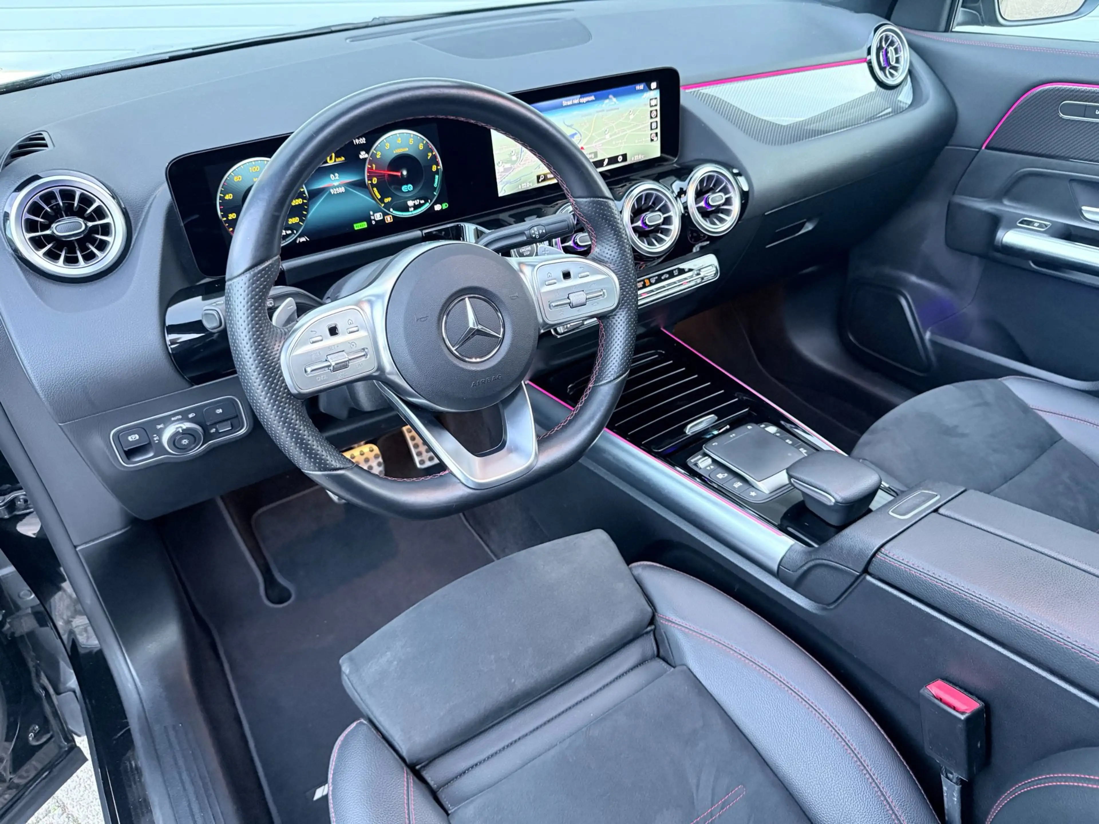 Mercedes-Benz GLA 250 e AMG Line|PANO|T.HAAK|MULTIBEAM|SFEERVER.|CARBON| — photo 3
