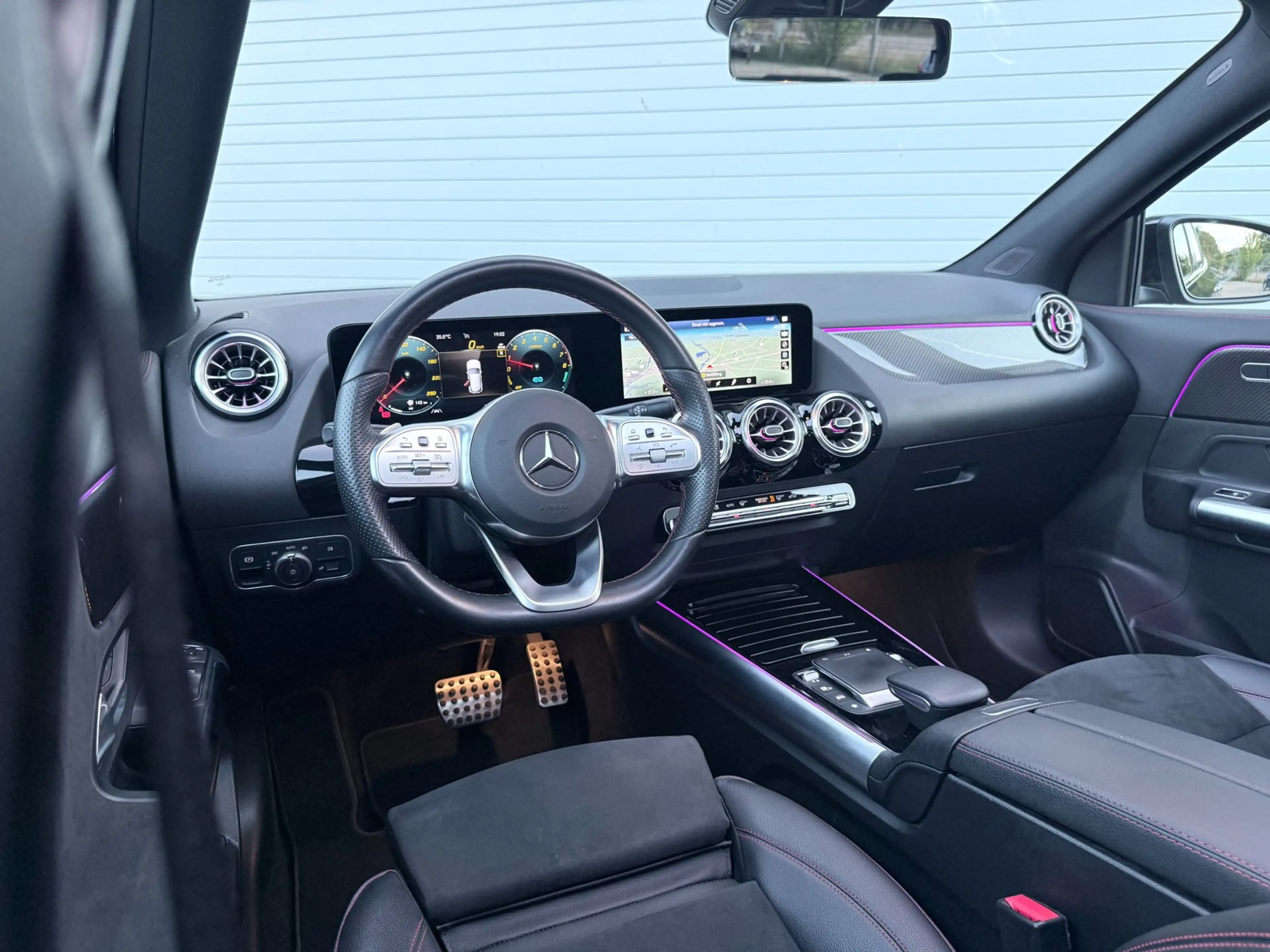 Mercedes-Benz GLA 250 e AMG Line|PANO|T.HAAK|MULTIBEAM|SFEERVER.|CARBON| — photo 4