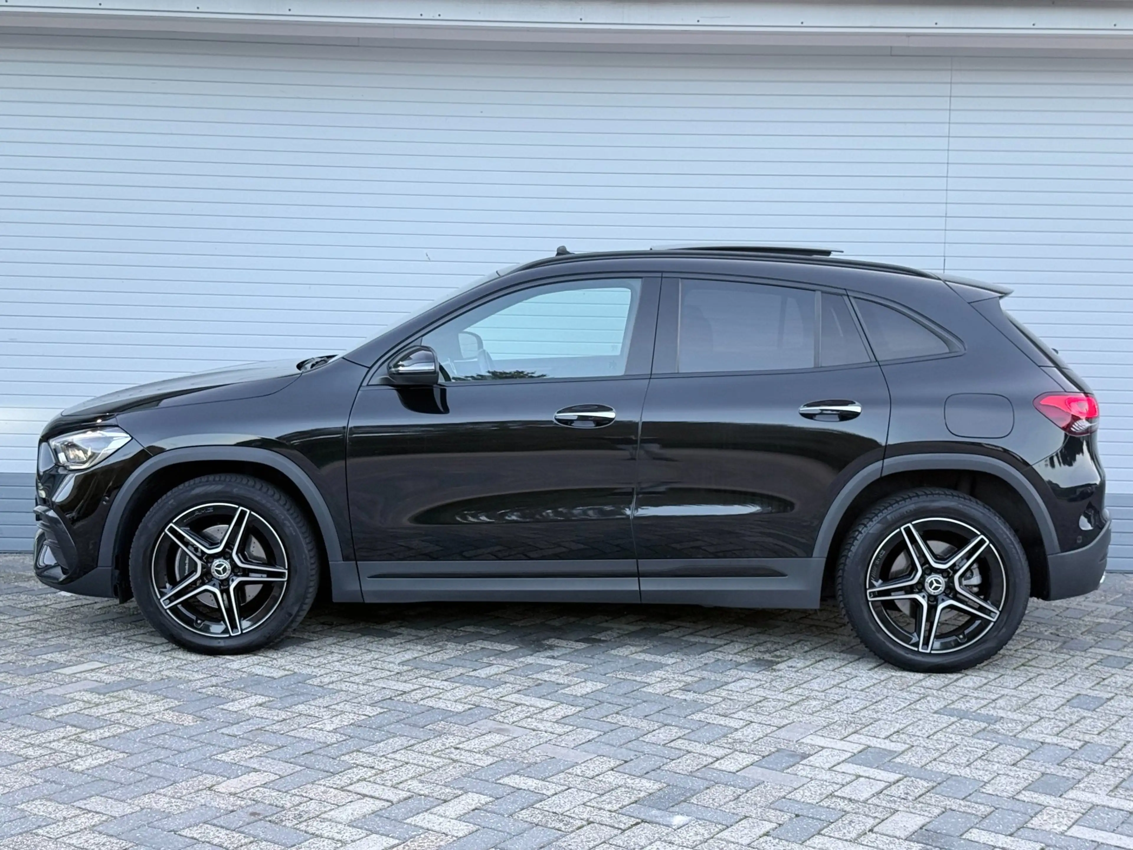 Mercedes-Benz GLA 250 e AMG Line|PANO|T.HAAK|MULTIBEAM|SFEERVER.|CARBON| — photo 5