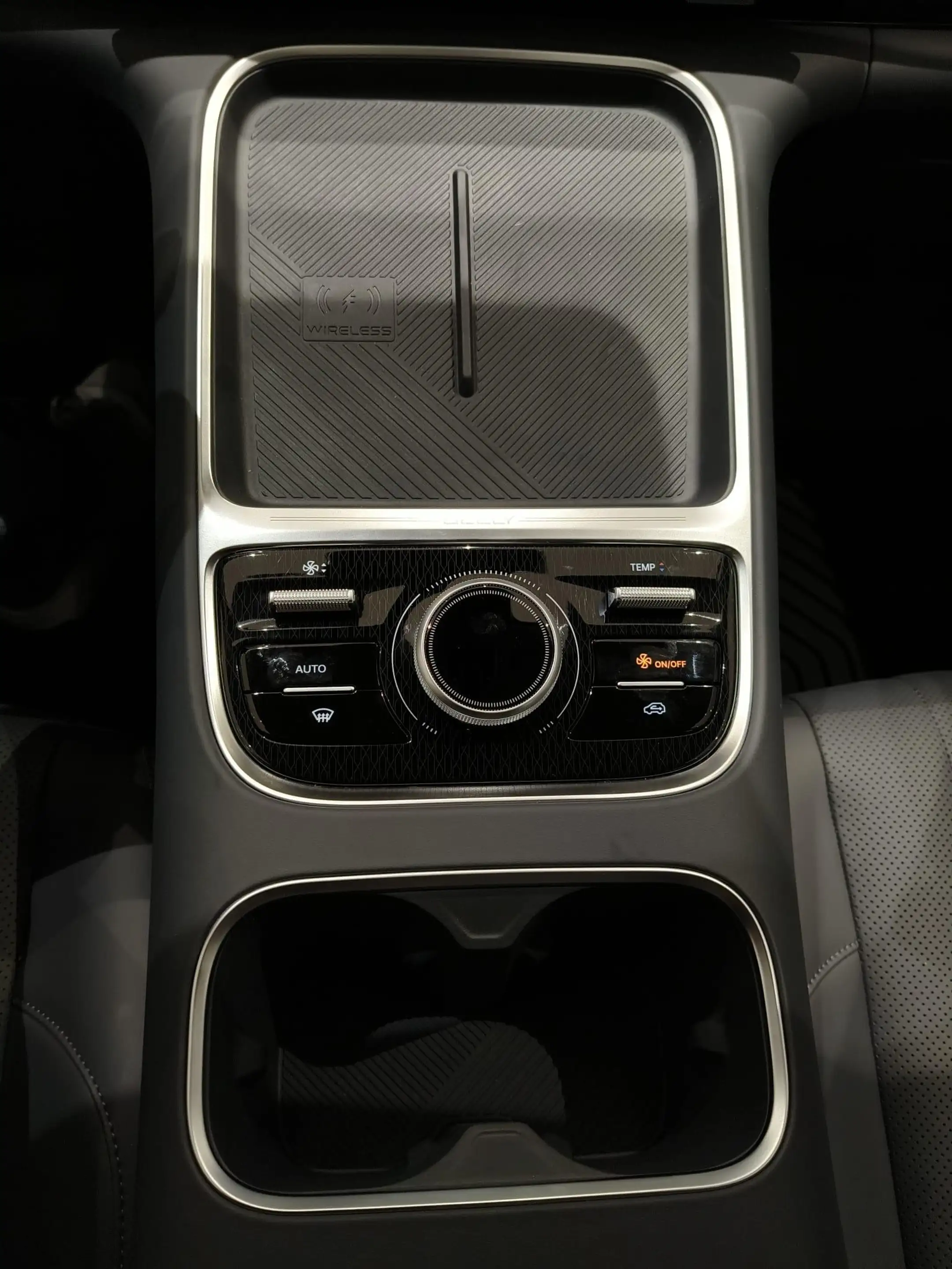 Geely Starray EM-i 1.5 Max+ 29.8 KW | Demo | Navigatie | Flyme premiu — photo 24