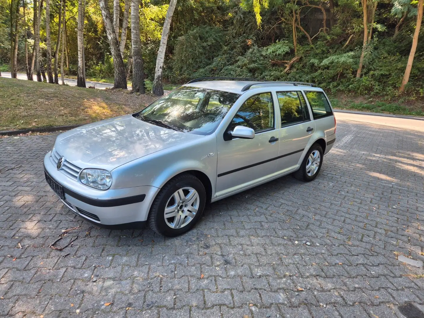 Volkswagen Golf 1.4 Special Variant*TOP* TÜV NEU *GEWAHR* Silber - 2