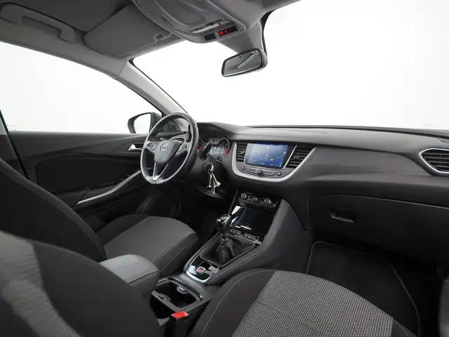 Opel Grandland X view 2