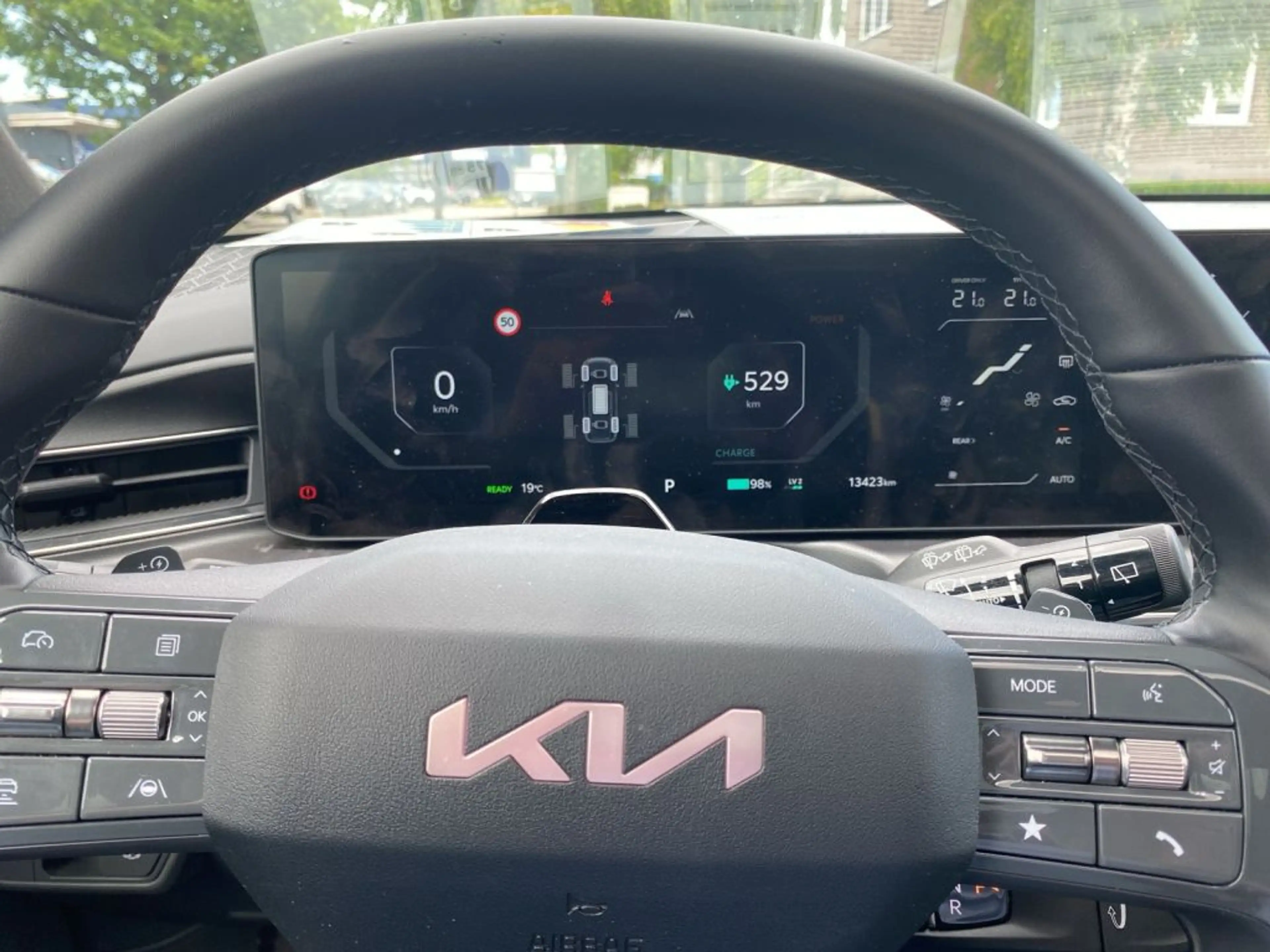 Kia EV9 99,8-kWh AWD GT-line Launch Edition — photo 13