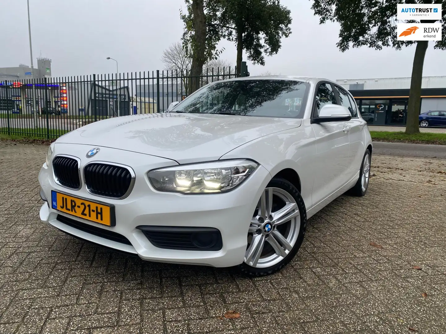 BMW 118 1-serie 118i Edition Sport Line Shadow Executive E Blanc - 1