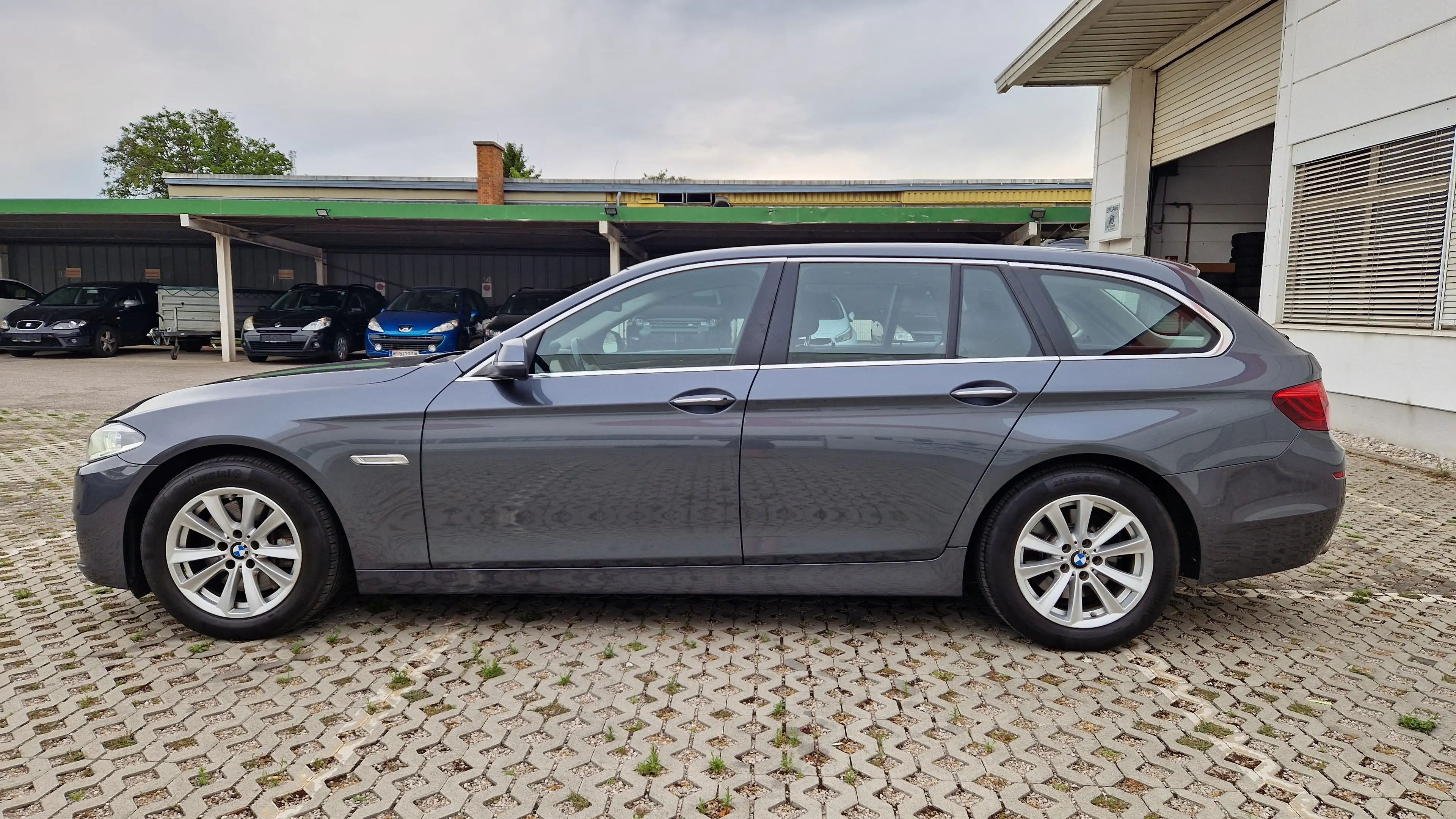 BMW 525 d Touring — photo 2