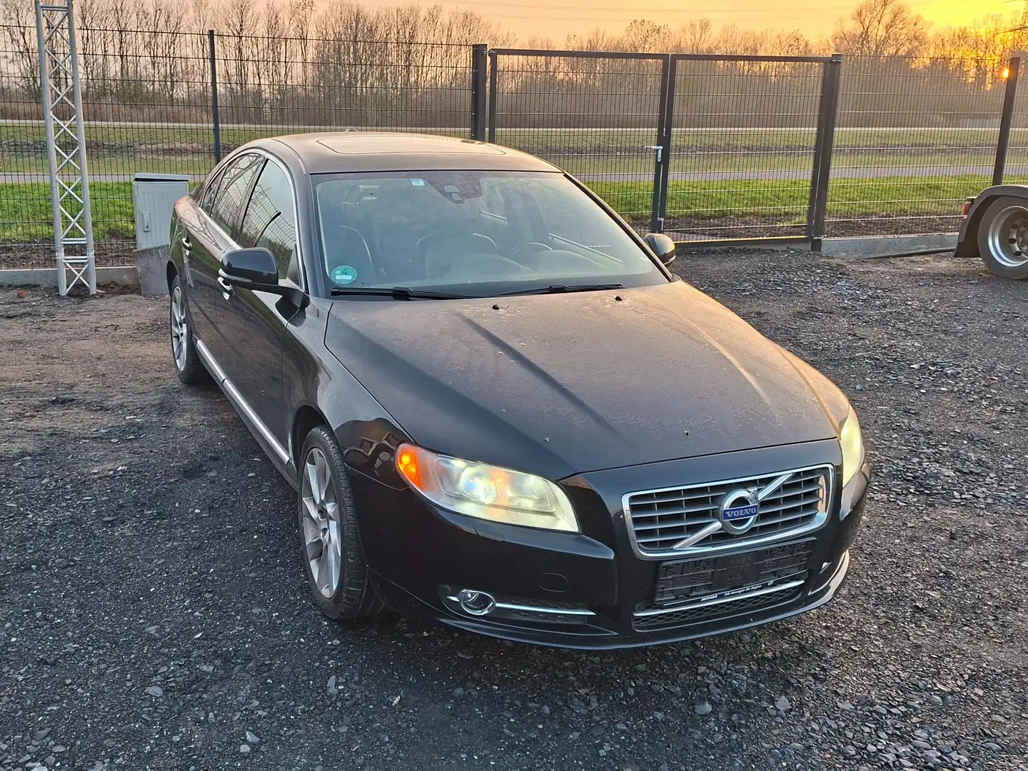 Volvo S80 Schwarz - 1