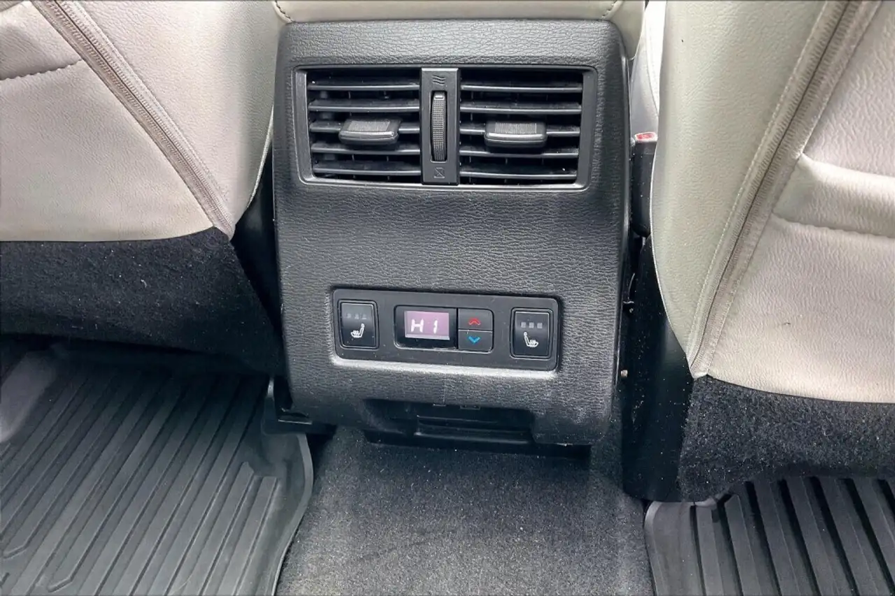 Mitsubishi Outlander снимка Mitsubishi Outlander