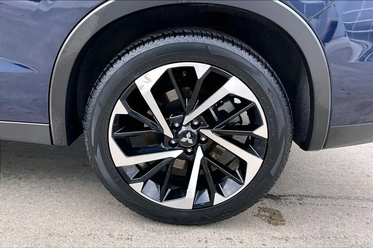 Mitsubishi Outlander снимка Mitsubishi Outlander