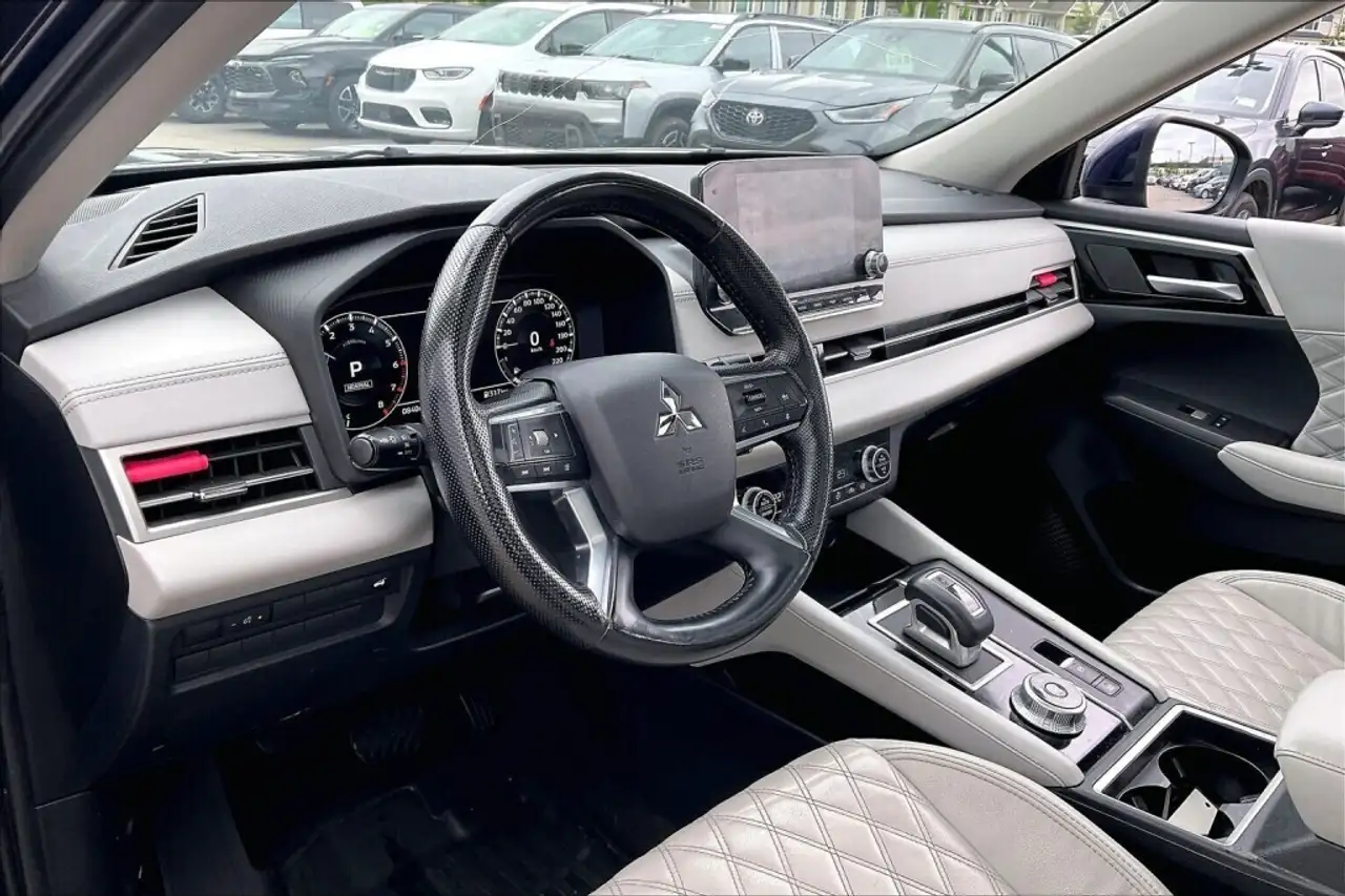 Mitsubishi Outlander снимка Mitsubishi Outlander