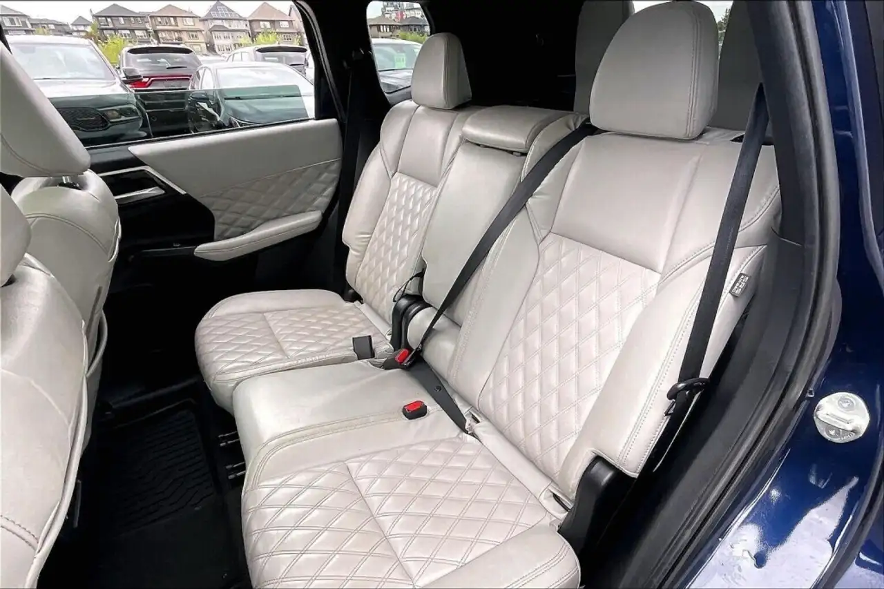 Mitsubishi Outlander снимка Mitsubishi Outlander