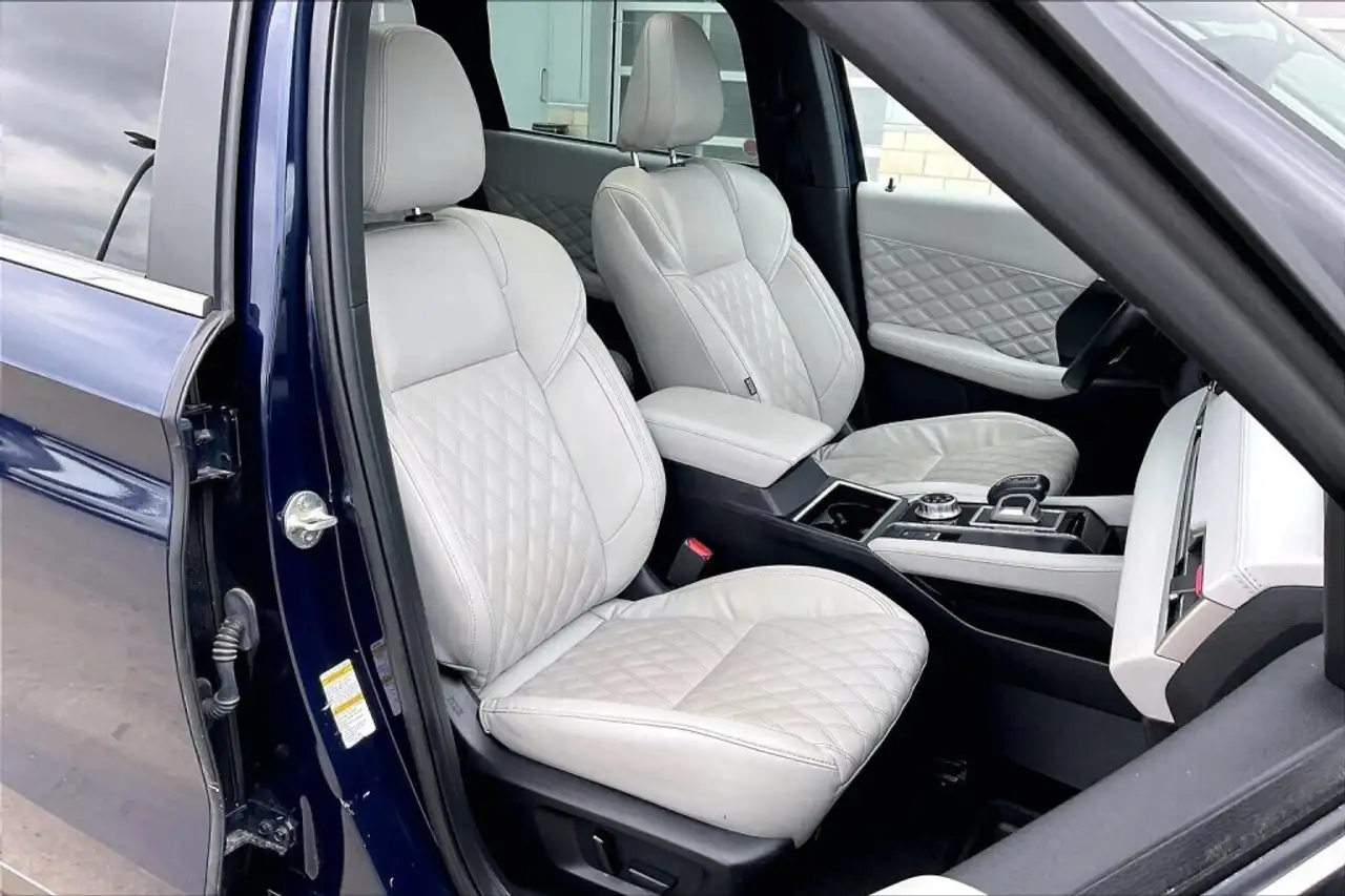 Mitsubishi Outlander снимка Mitsubishi Outlander