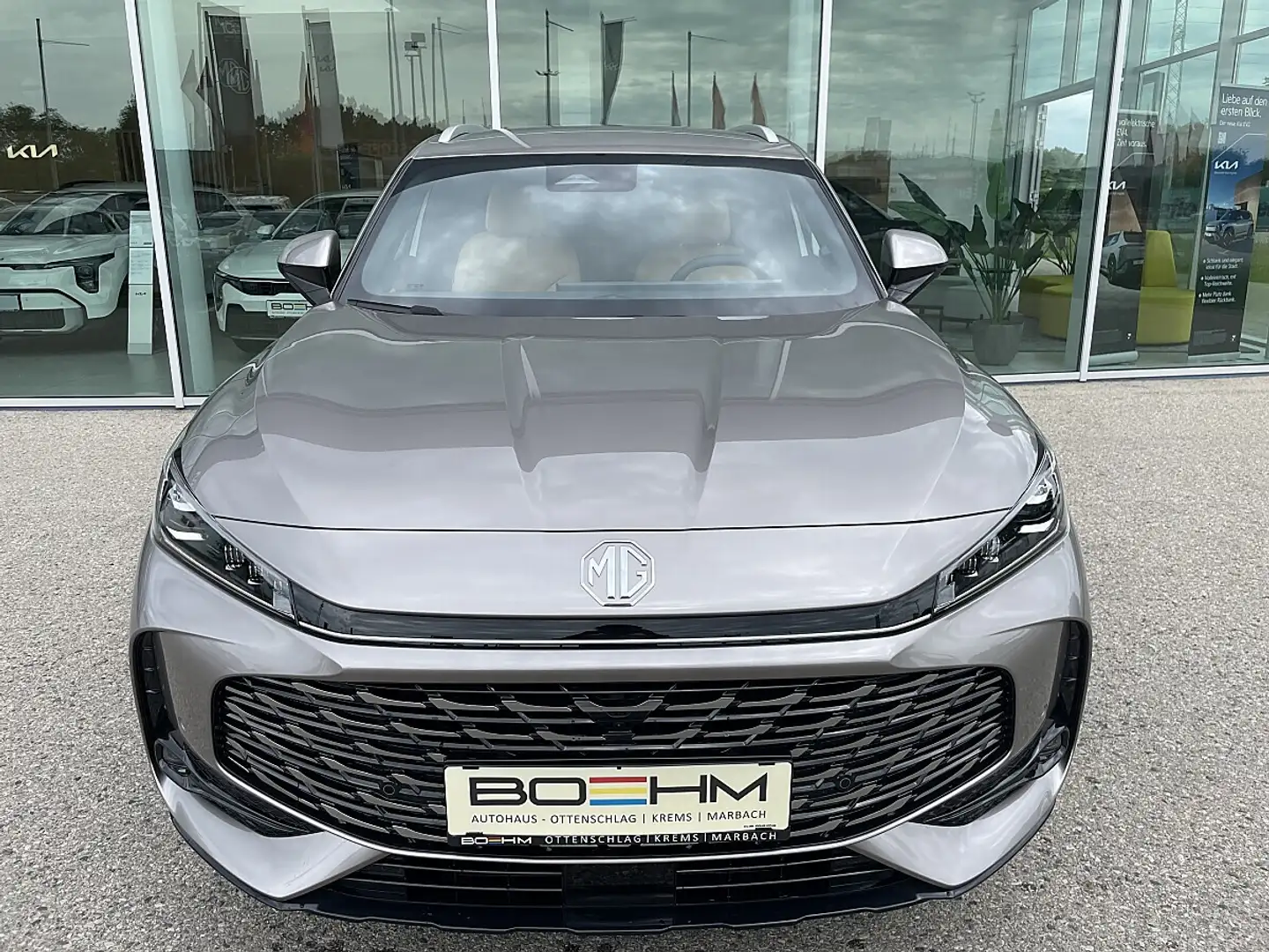 MG HS PHEV+ Luxury 21,4kWh Aut. Silber - 2