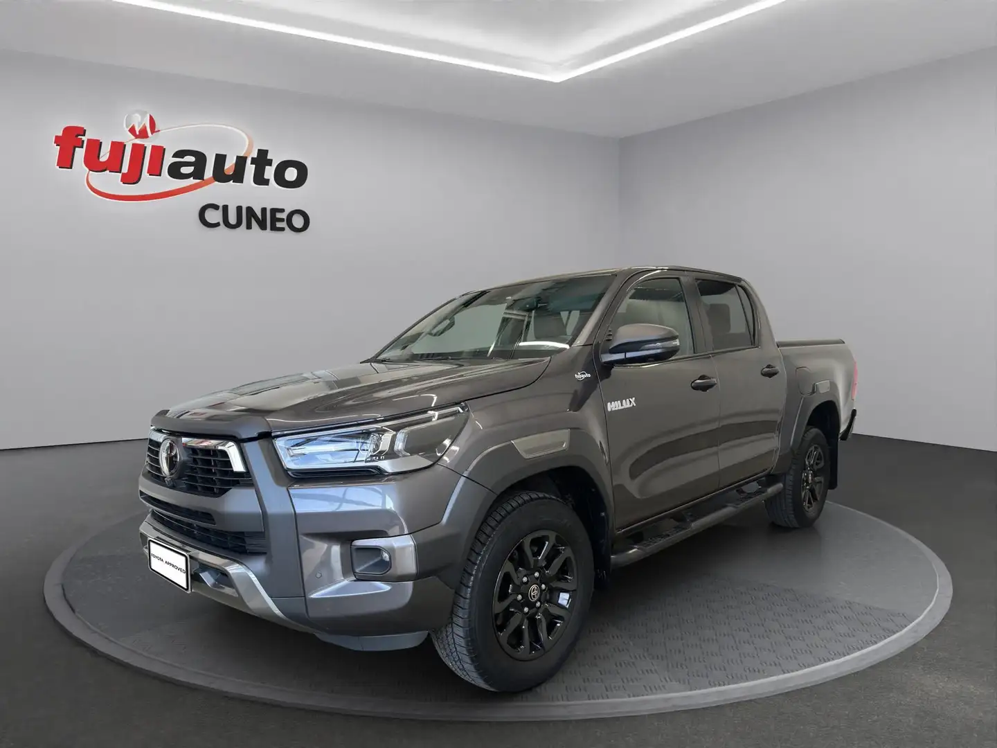 Toyota Hilux Hilux 2.8 d double cab Invincible 4wd auto Grigio - 1