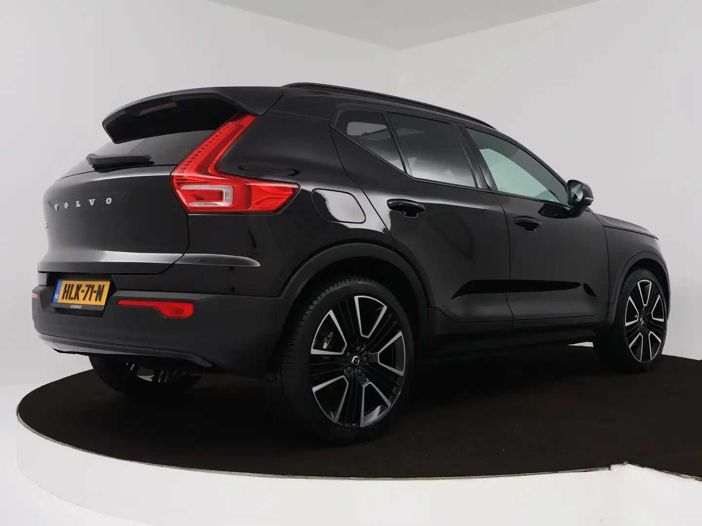 Volvo XC40 1.5 T5 Recharge R-Design Limited Panoramadak | R-D Zwart - 2