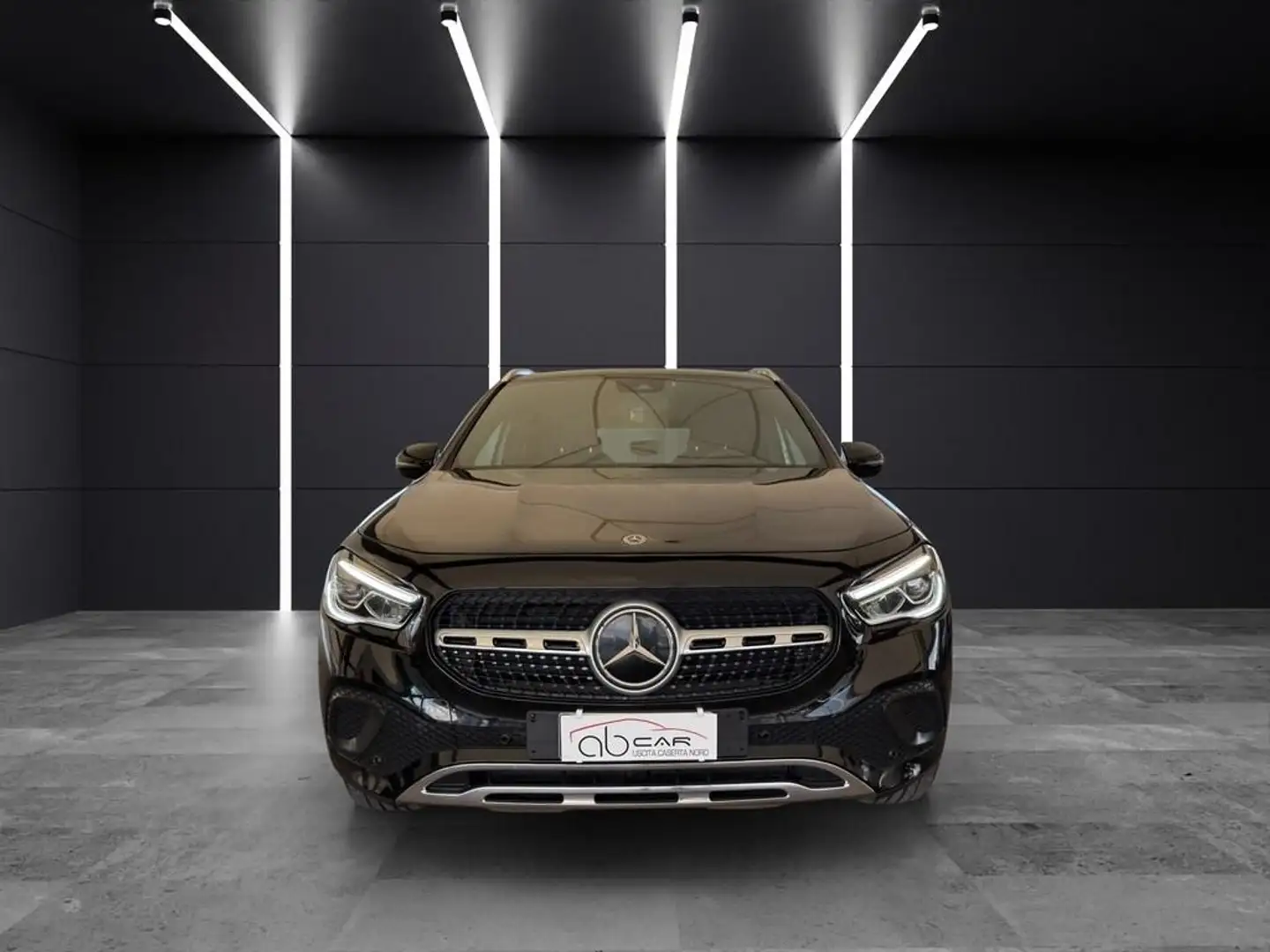 Mercedes-Benz GLA 200 d Business Noir - 2