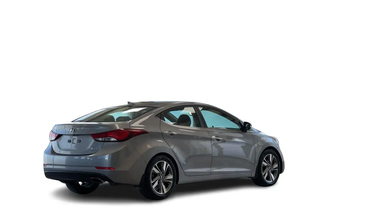 Hyundai ELANTRA photo Hyundai ELANTRA