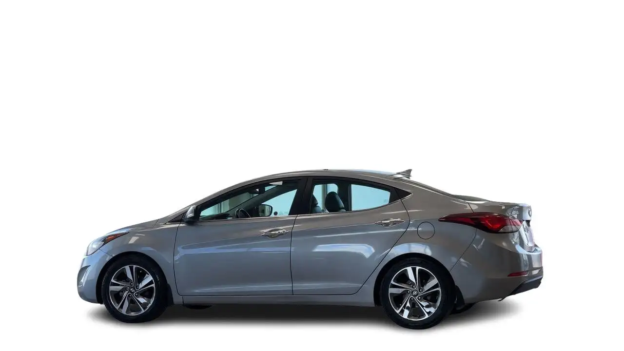 Hyundai ELANTRA photo Hyundai ELANTRA